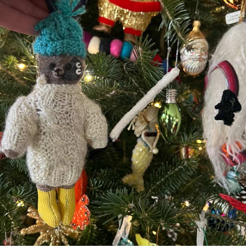 Fishing cat ornament. - Picture 2 of 4